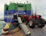 ID 302 PLATINUM RAY (2000/57772grt/IMO 9210438) loading tractors at Southampton Docks, UK.
